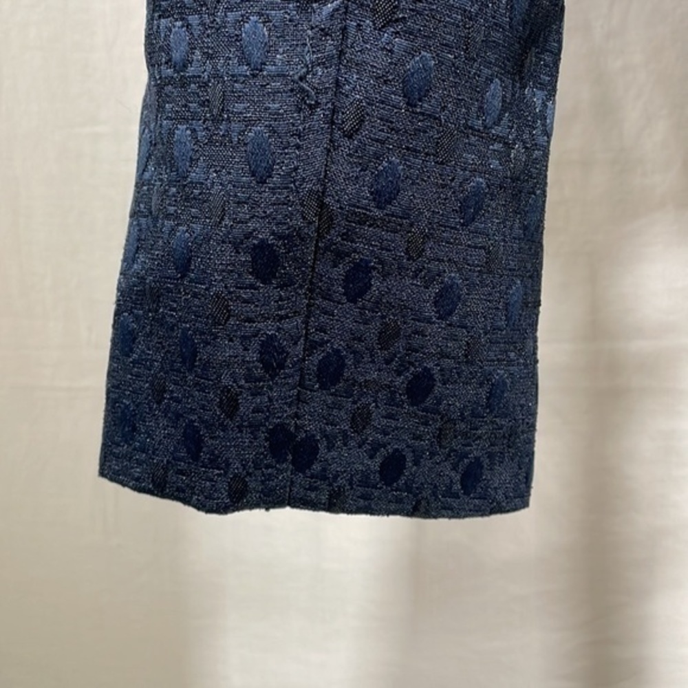 Frenchi | Cropped Navy Blazer - Picture 4 of 9